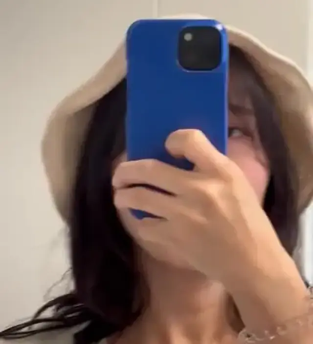 여름에 햇빛 피하기 좋은 모자예요! 컬러도 밝아서 얼굴 환해보이구요. 데일리로 편하게