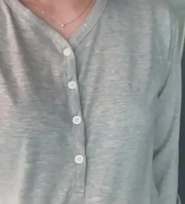 수유복이지만 수유끝나고도 집에서 편하게 입을 수 있을거같아요 면도 좋고 신축성도 좋