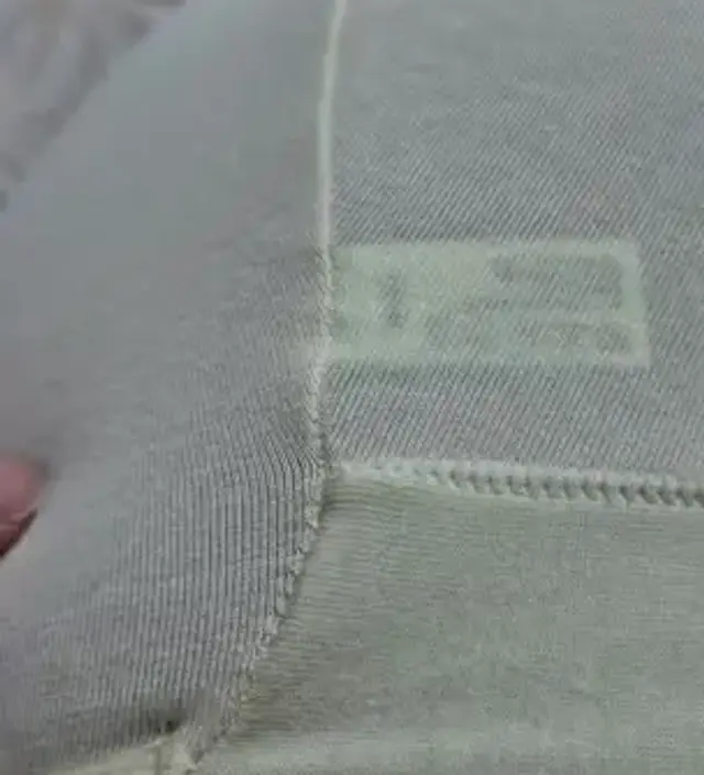 배송이 왔을 때 낱개로 비닐 포장이 되어 있었어요! 사이즈가 맞나 바로 입어봤는데 배