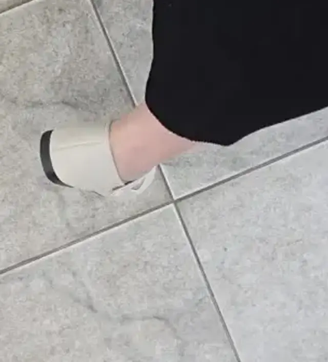 체중이 늘면서 굽은 없지만
