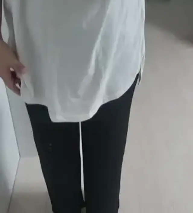 와우~~  입은듯 안입은듯 완젼편한 이바지 뭔가요 ~? 완젼편하고 배에 무리도 없고 잘샀