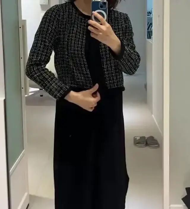 여름에도 실내에 들어가면 추워서 가디건이 필요했어요.
