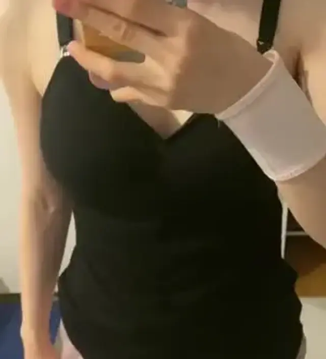 육아하면서 수유하기 위해 매일 입고 있어요. 두 개로는 부족해서 추가 주문 예정이에요