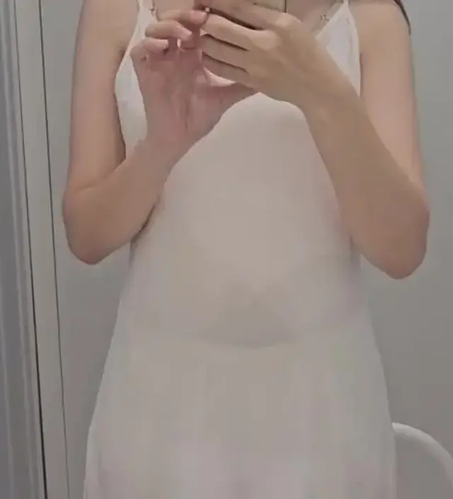 시원한 소재네요! 배까지만 오는 임산부 소임 나시도 있는데 밑부분이 말려 올라가서 긴