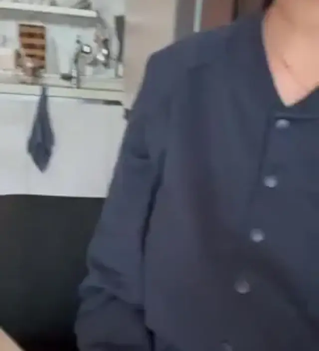 옷 너무 편해요!소매 끝이 시보리라서 넘 좋아요