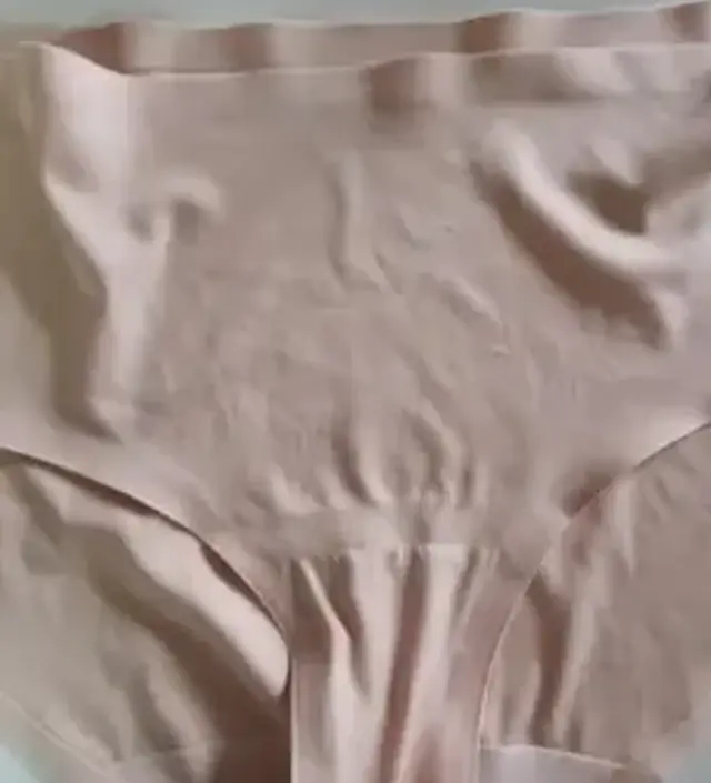 임신 중반까지는 F사이즈(55~66) 이 잘 맞았는데, 후기가 되니 좀 작은 느낌이어서 L로