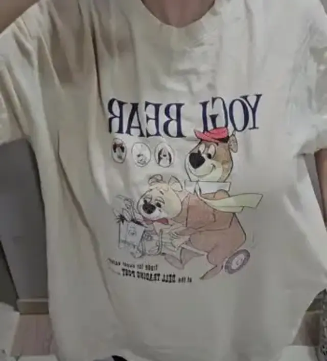 큰애가 그림 속 동물들 보고 노는걸 좋아하네요 ㅎㅎ 곰도 있고 강아지도 있어서 이야기