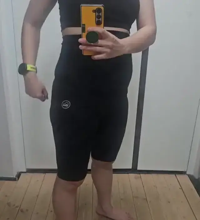 엑스라지 사길 잘한것 같아요 전 그냥 평범한? 몸매인데 엑스라지 전혀 안크고 ㅋㅋ 잘