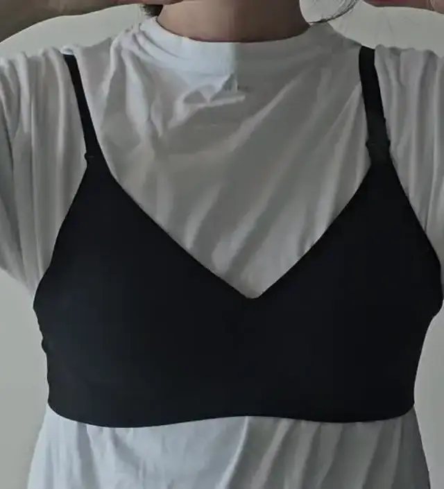 M 사이즈 블랙이랑 스킨 컬러로 구매했는데, 연장 후크가 함께 있어서 흉통이 답답하지