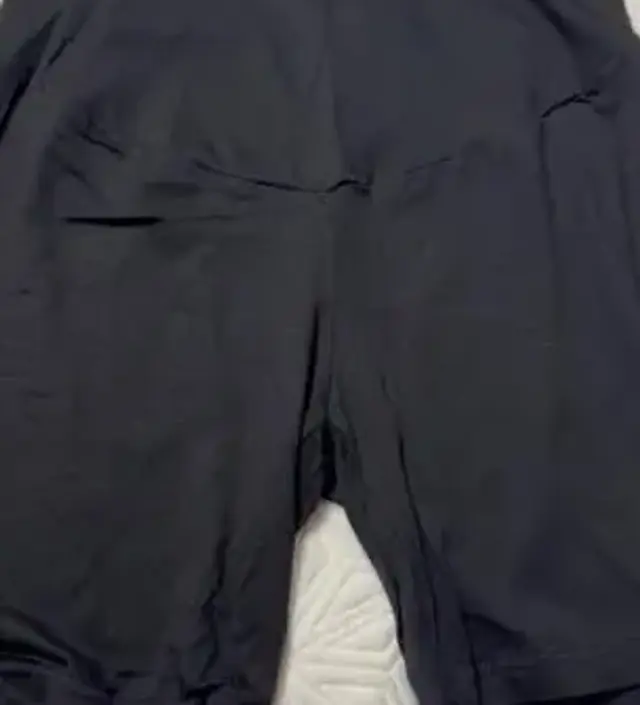 지금은 초기라서 프리 사이즈 입고 배 좀더 나오면 XL 사이즈 입으면 딱 좋을것같아요 