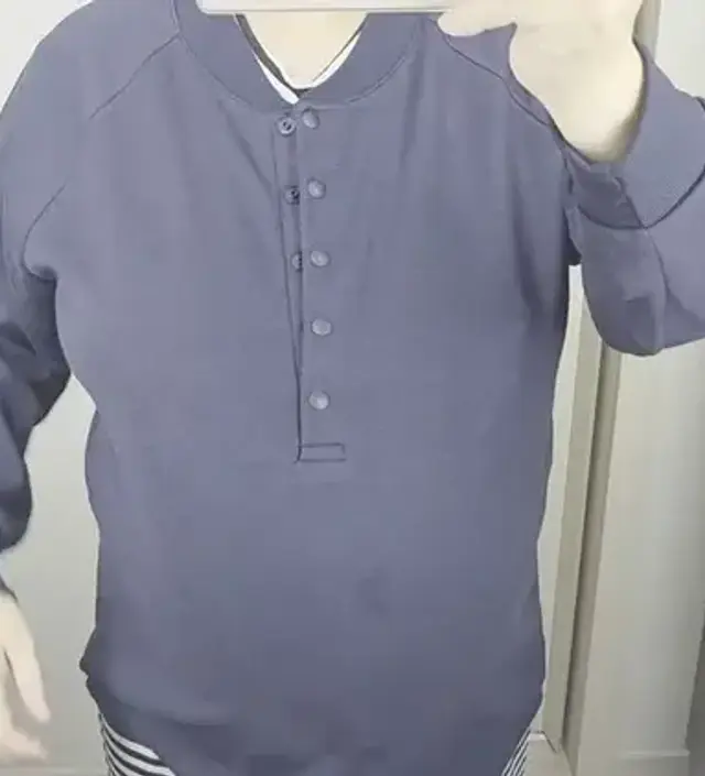 소임에서 산 옷 중에 제일 잘산것같아요!! 면도 너무 좋고 앞에 똑딱이도 너무 좋네요