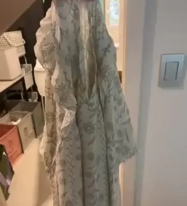 입어보고 너무 맘에 들어서 한개더 주문했어요 짱이에요 