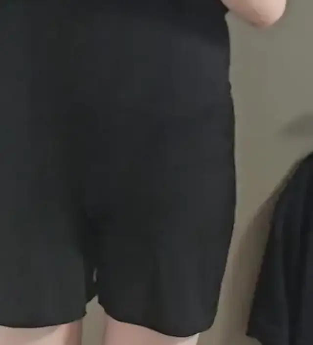 너무 편해서 재구매했습니다ㅎㅎ허벅지끼리 닿는 느낌이 싫어서 속바지 챙겨입는데 덕분