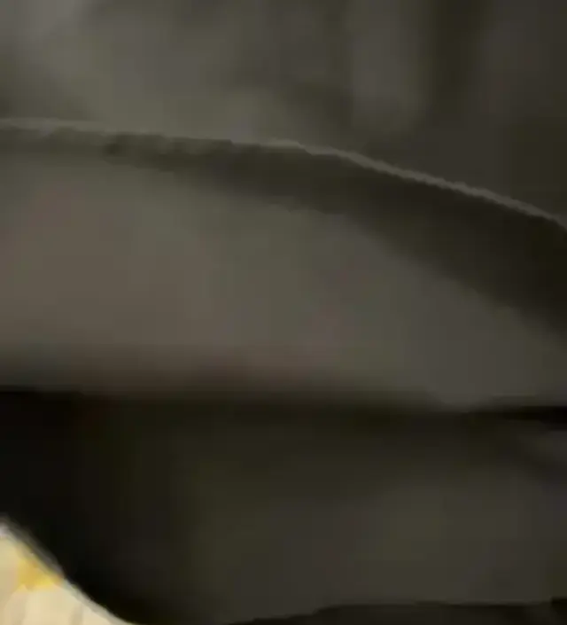 사계절용이지만 여름에 입기에는 두꺼워요. 치마가 옥스포드 재질같은 느낌이에요. 택에