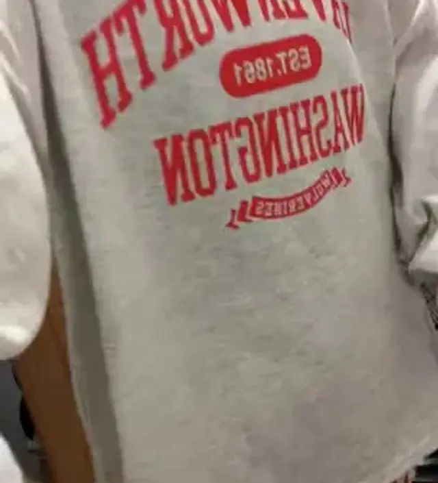 출산했지만 편하게 입고 싶어서 주문했어요. 프린팅 이쁘고 가격도 적당한것 같아요 ㅎ