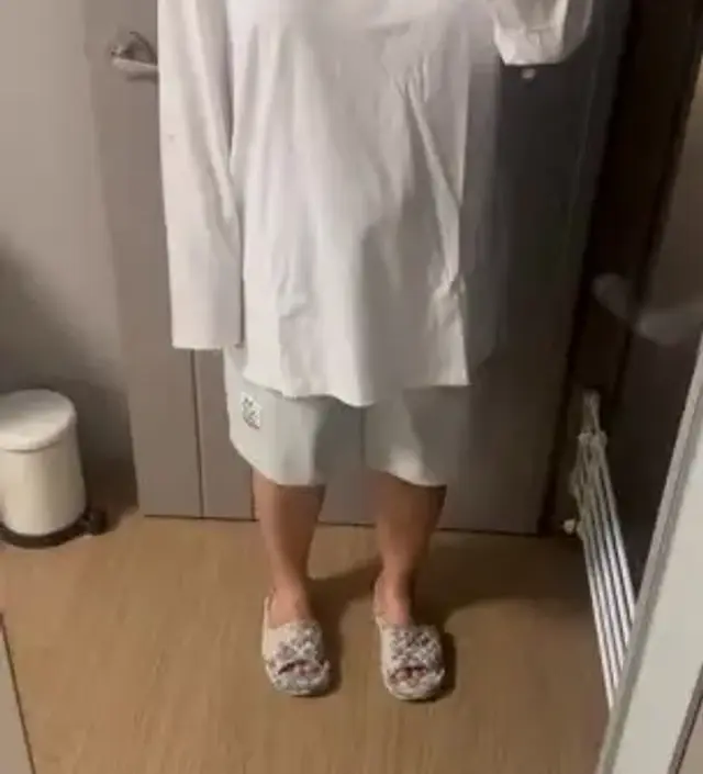 루즈핏 넉넉하니 편하고 좋네요~ 만삭까지 쭉 잘입을것 같아요! 원단이 넘 좋아서 스탠