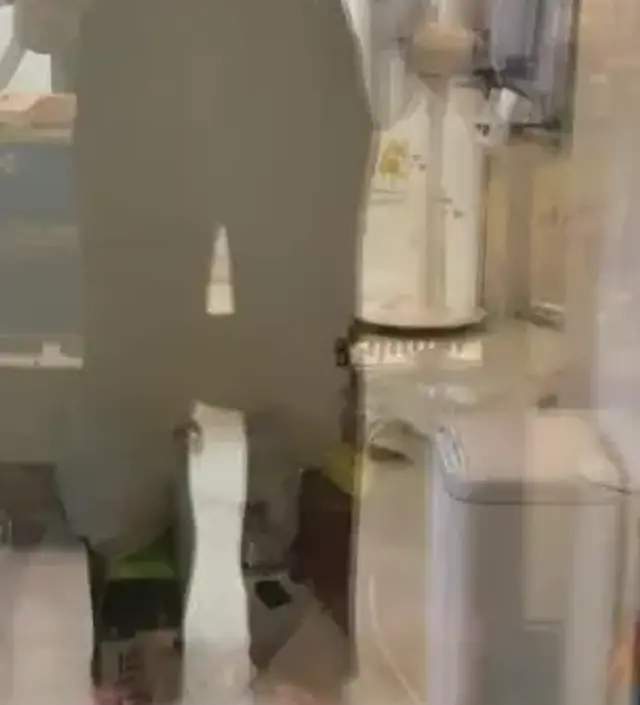 말랑쫀득 넘 좋아요 집에서 맨날입으려고 두개 구매했어요
