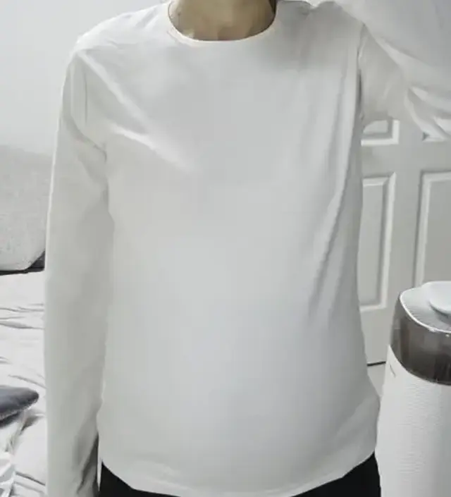 겉에 남방 같은 거 입고 이너로 입기 좋아요! 색깔도 질감도 핏도 편안하니 좋습니다