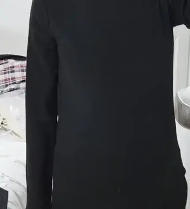 무난하게 입을 수 있을 것 같아서 아이보리랑 블랙 둘 다 샀어요 편해서 임신 중에도 출