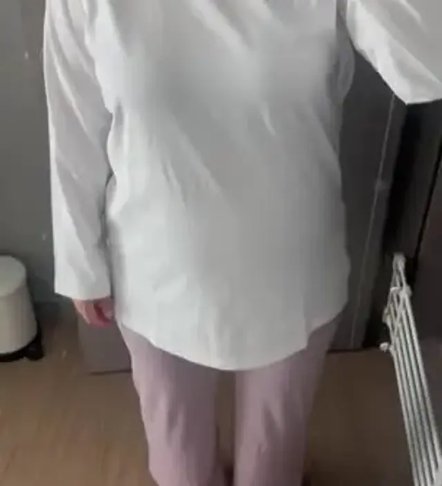 루즈핏 화이트 먼저 구매하고 면도 좋고 탄탄해서 다른색도 추가로 구매하고 싶은데 핏