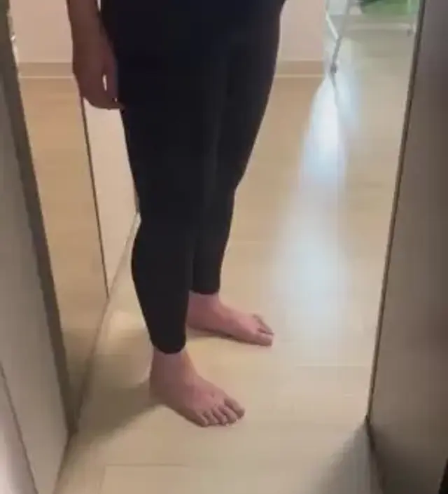 조리원에서 치마 안에 입으려고 구매했어요. 얇고 신축성 좋아서 편하게 잘 입을 수 있