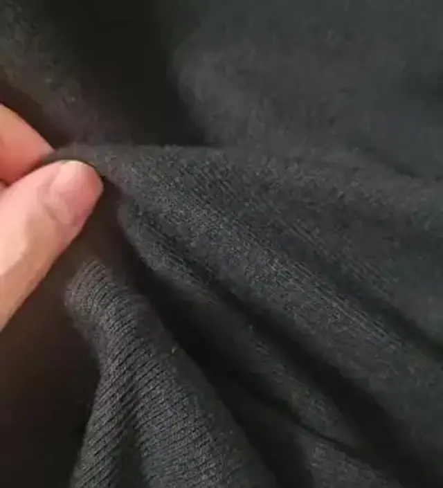 재질 자세히 보시라고 영상 찍었습니다:) 재구매입니다.
