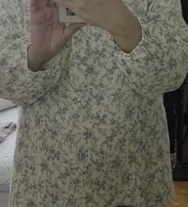 단추가 하나만 더 있으면 좋겠어요 면도 부들부들하고 좋네요! 하나 더 구매예정입니다