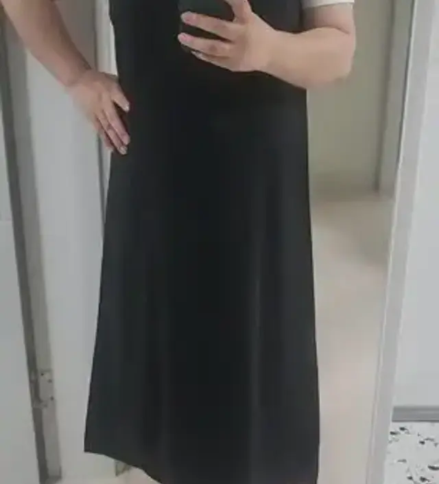 가슴이 약간 타이트하긴한데 입고벗고 해보니 잘 맞더라구요 제가 상체에 살이 좀 있는