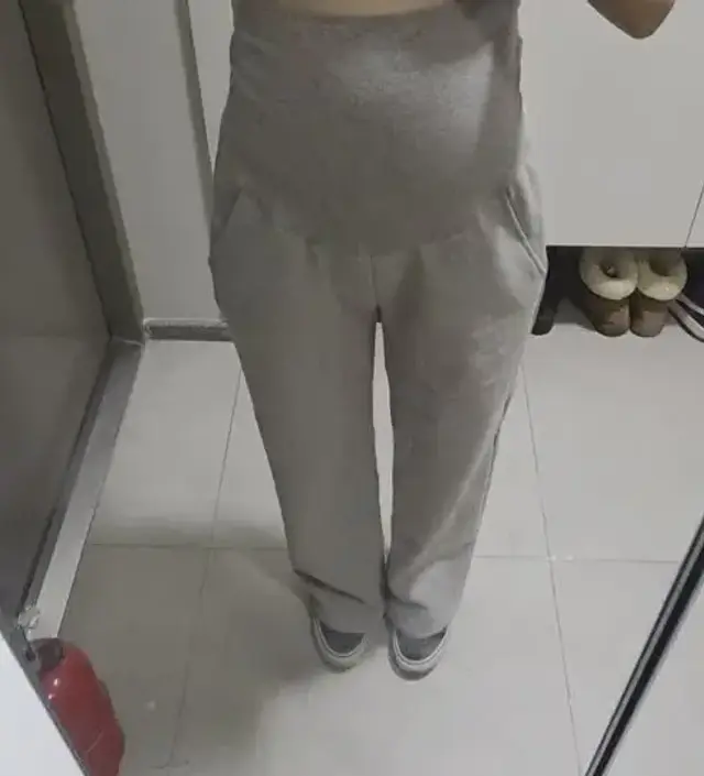 길이가 아주 살짝 길어서 바닥에 닿긴합니다
