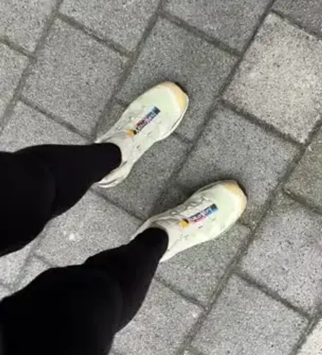 긴기장을 선택한게 아닌데 기장이 많이 남아서 별로 안예뻐보여요. 그리고 그것보다 다