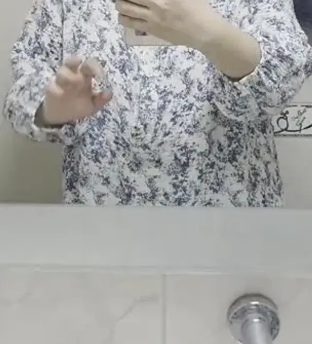 아이보리 구매하고 좋아서 블루도 구매했어요! 면소재가 좋아서 잘 입고 있습니다 이것