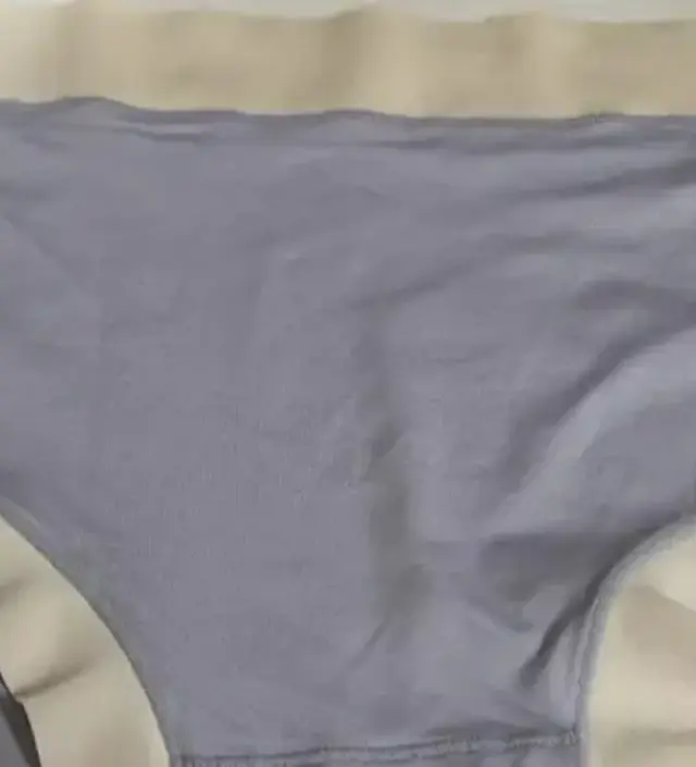 배가 점점 나와서 편한 팬티 찾고있었어요 소재 부드럽고 마감이 잘되어 있어 편해요 세