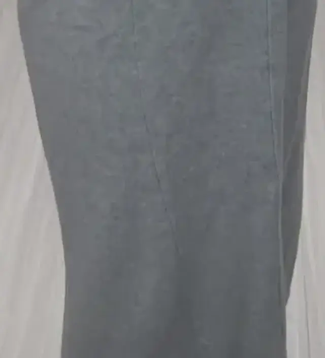 편하게 잘 입을거 같아 골랐는데 교복이에요 추워지면 못입을거 같아요