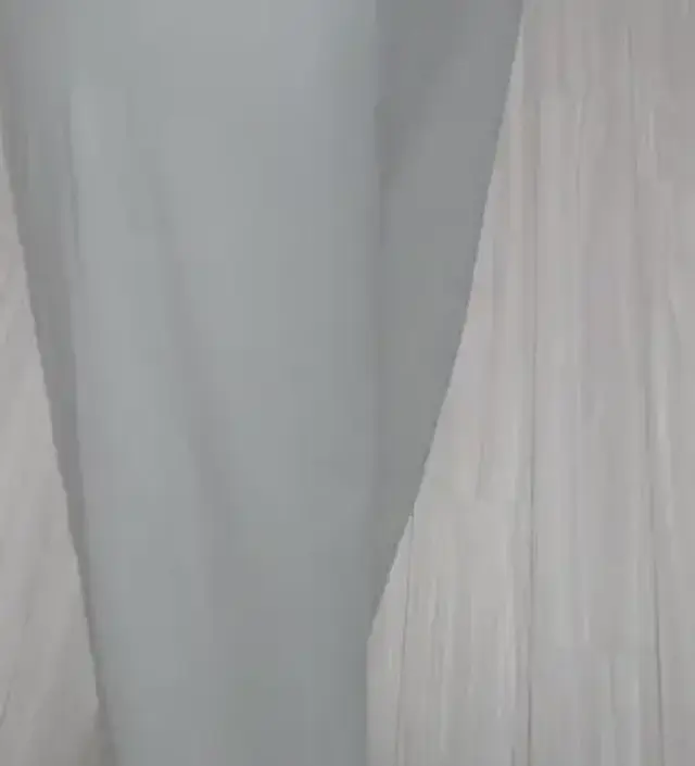 편해요 조금 추워지면 잘 입을거 같아요 약간 팬티 자국이 있어 긴 옷이나 심리스 입어