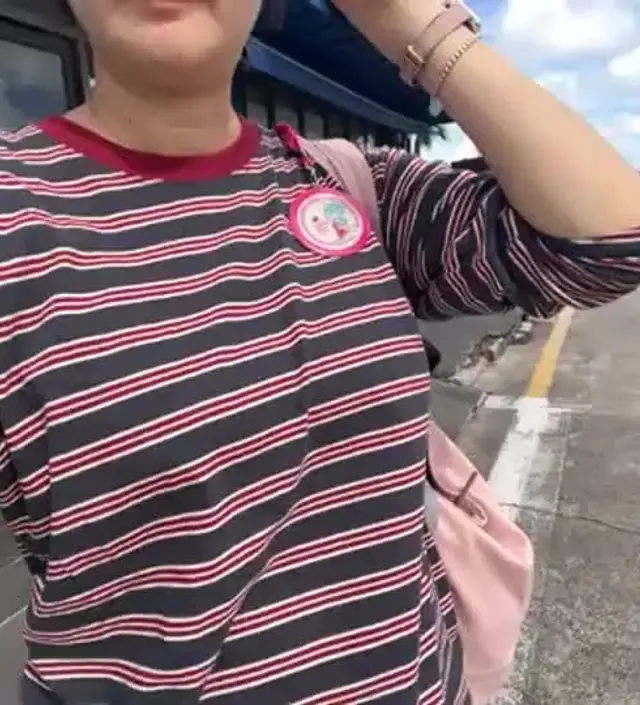 멜란지 하의랑 입으니 예뻐요 ㅎ ㅎ초가을까지 입기 좋은 두께감입니다! 세탁기돌려도 