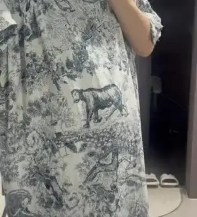 너무 시원하고 가벼워서 막 입기 좋아요! 
