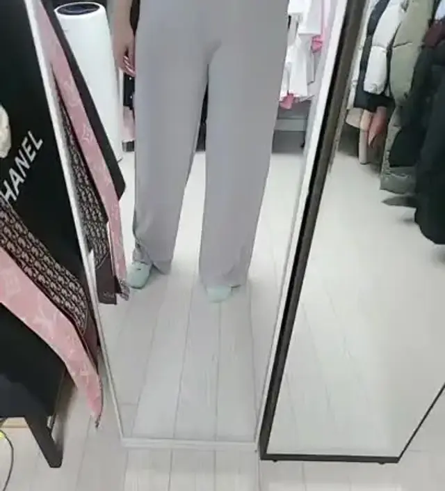 블랙사고 너무 좋아서 밝은 색깔도 구매했어요!
