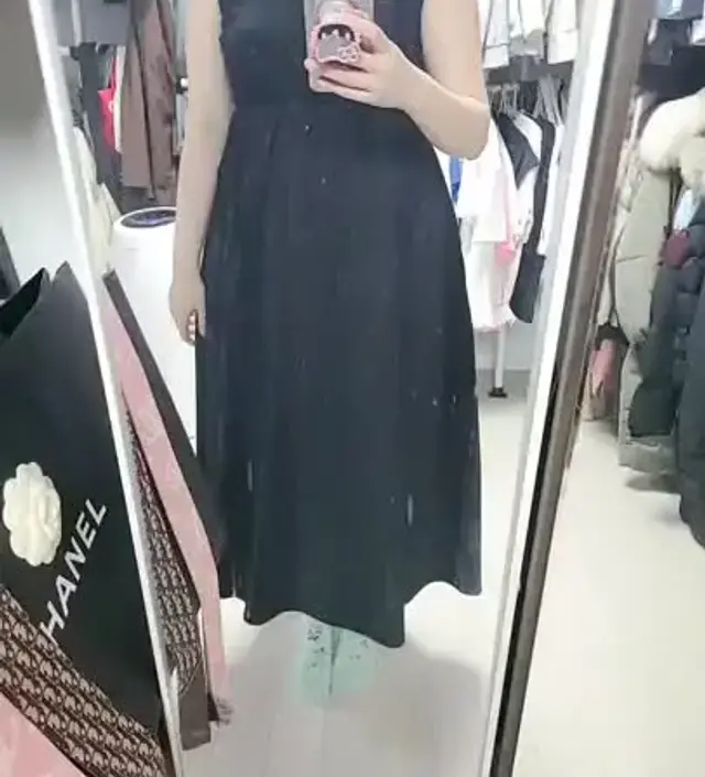 이 제품 왜 인기 많은지 알겠어요 ㅋㅋ 옷 퀄리티도 좋고, 주머니도 있어서 교복템으로