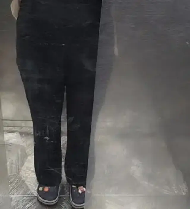 재질은 엄청 잘 늘어나는 재질이에요.
