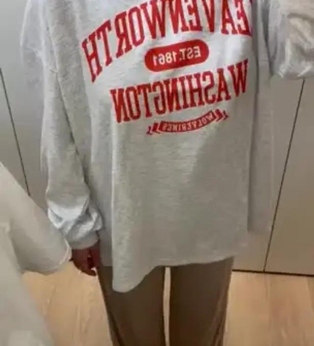 면 소재라서 부드럽고 사이즈도 넉넉해서 만삭까지 편하게 입을 수 있겠어요~ 다만 실밥