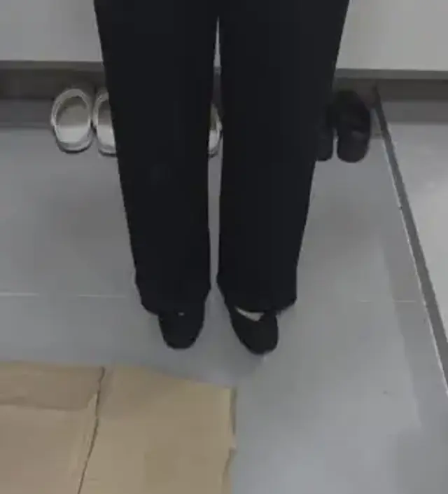 고무줄이 하나도 안쫄리고 배가 너무 편해요 핏도 너무 예뻐요