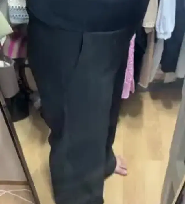 원래 임신 전 평소에 L 입었는데 소임에서 다른 바지도 M이 맞길래 M 구매했어요! 
