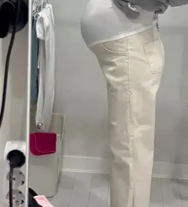 모델이 바지속에 웃옷을 집어 넣은 이유가 있었어요😂 , 속에 넣으면 이뻐요, 하지만 보