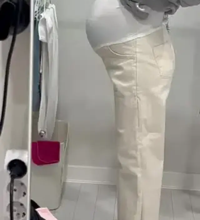 33주차라 배가 좀 커요, 라지로 사기 잘한것 같아요, 배부분 고무줄 재질도 부드럽고 탄