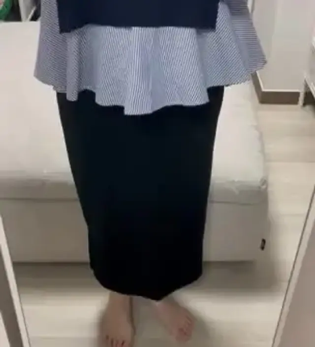 코디된 세트로 샀는데 출퇴근용으로 좋아요. 조끼랑 셔츠 분리할 수 있고 트임이 예뻐요