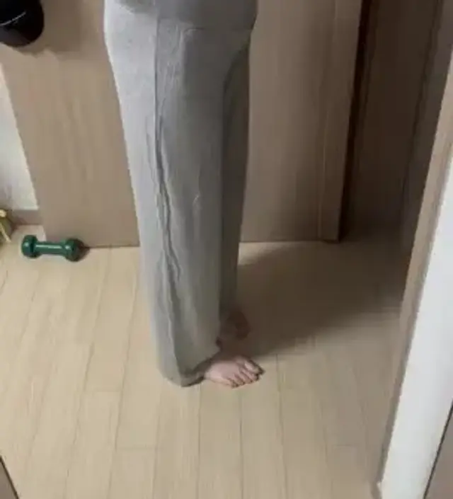 길이도 딱이고 넘 편해요! 아직 배가 조금밖에 안나와서 약간 흘러내리긴하는데 불편하