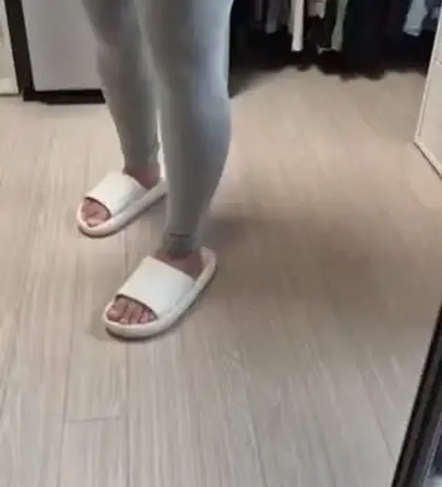 배위까지 덮어서 편해요. 30주차인데 배부분은 완전 스판쫙쫙널널한편은 아니고, 그렇다