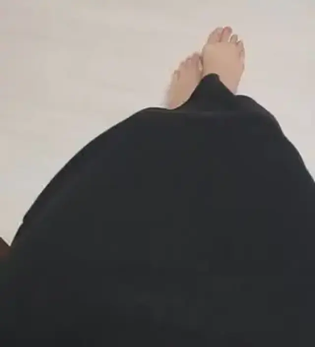 베이지 구매하고 좋아서 블랙도 추가구매 했어요. 너무 두껍지 않지만 따뜻하고 탄탄해