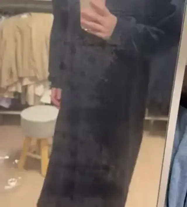 피케로 사고싶어서 샀어요!! 출근용으론 좀 편해보여서 고민인데 산책갈때 친구만날때 