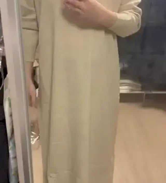 소재가 완전 부드러워요! 겨울되면 패딩안에 입고다니면 좋을 거 같아요!!!